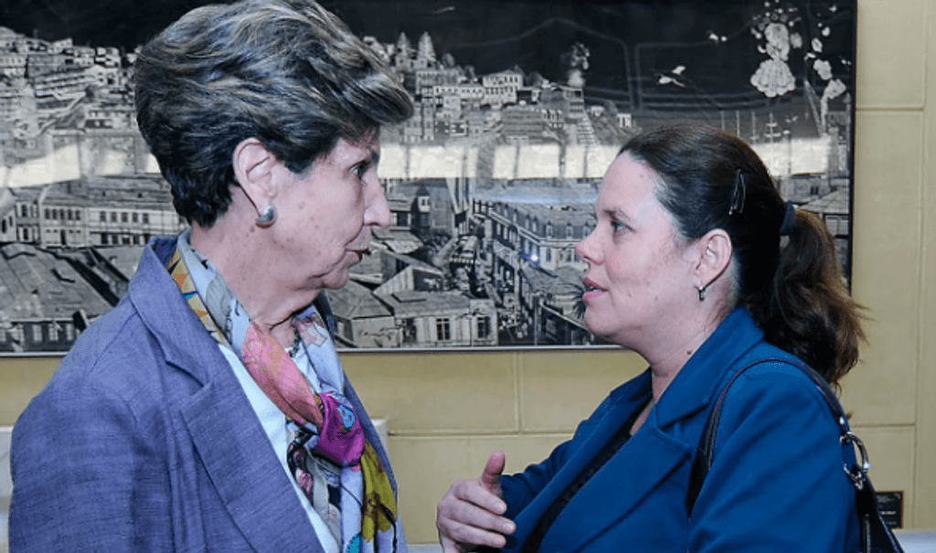 Isabel Allende y Maya Fernández Isabel Allende y Maya Fernández