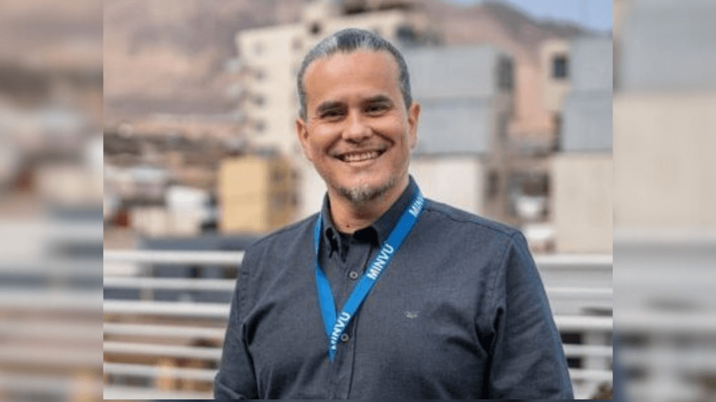 Carlos Contreras Carlos Contreras