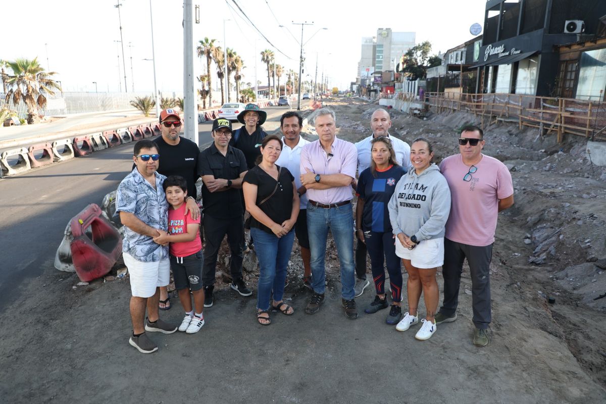 Vecinos exigen respuestas al alcalde por retrasos en Av. Ejército Vecinos exigen respuestas al alcalde por retrasos en Av. Ejército