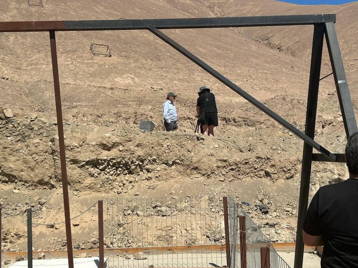 Ministro lidera búsqueda de restos en minas de Tocopilla Ministro lidera búsqueda de restos en minas de Tocopilla