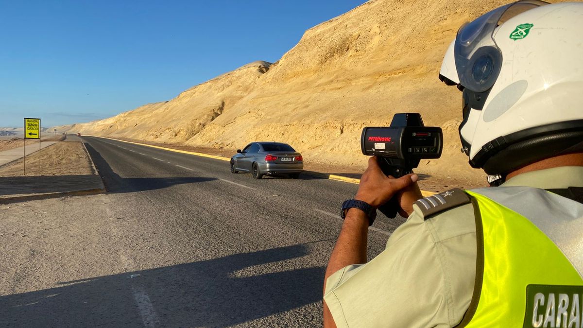 Carabineros de Antofagasta aumenta controles en rutas hacia balnearios Carabineros de Antofagasta aumenta controles en rutas hacia balnearios