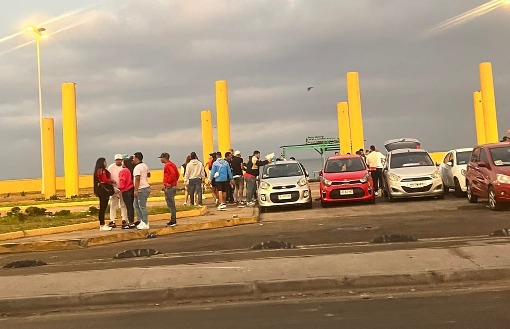 Denuncia Carrete Av. Pérez Zujovic Denuncia Carrete Av. Pérez Zujovic