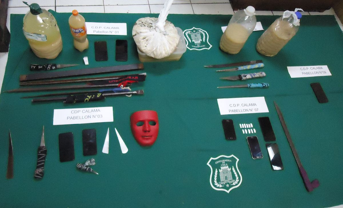 Incautan elementos prohibidos en cárcel de Calama Incautan elementos prohibidos en cárcel de Calama