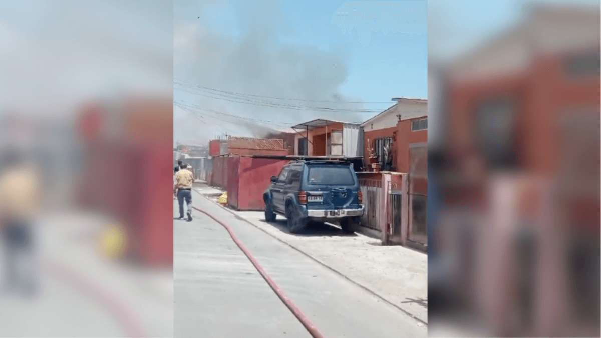 Despliegue de unidades de emergencia ante incendio en intersección céntrica Despliegue de unidades de emergencia ante incendio en intersección céntrica