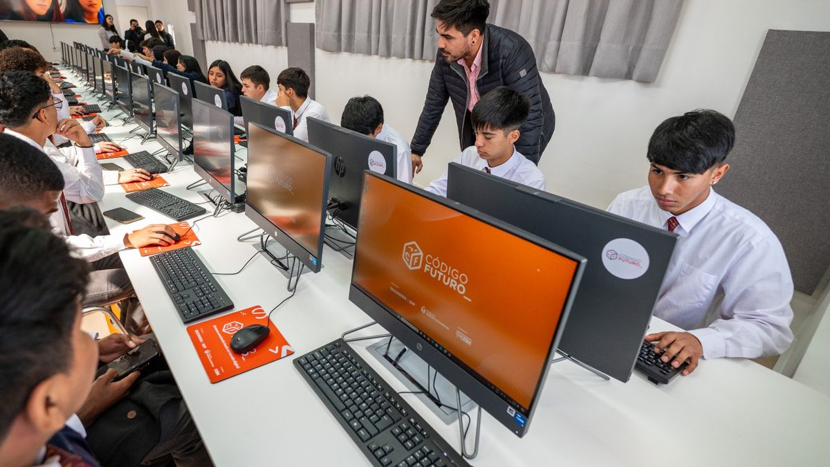 Más de 300 estudiantes en Mejillones desarrollarán habilidades tecnológicas con programa Código Futuro Más de 300 estudiantes en Mejillones desarrollarán habilidades tecnológicas con programa Código Futuro