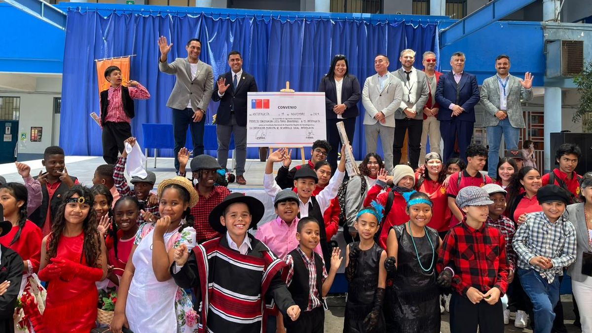 Inversión de 400 millones para mejorar el Liceo Mario Bahamonde A-15 Inversión de 400 millones para mejorar el Liceo Mario Bahamonde A-15