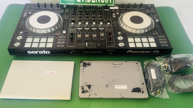 Detiene a dj Detiene a dj