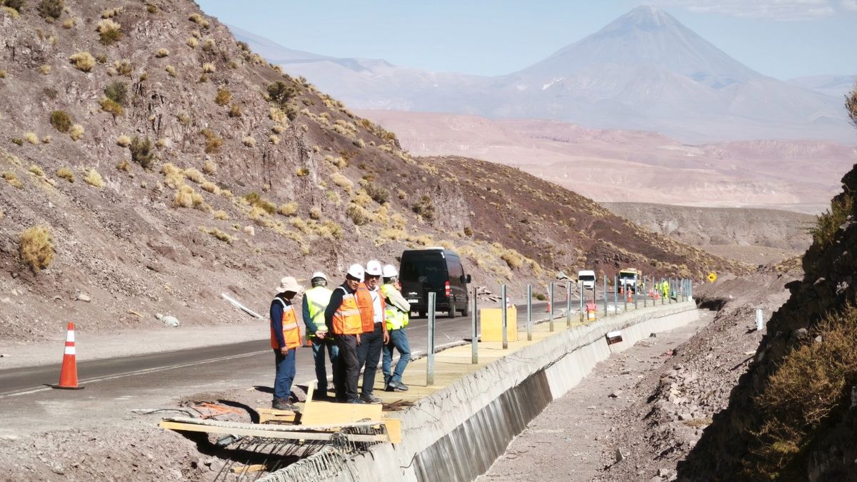 Reforzamiento de rutas en Antofagasta: Inversión de $8 mil millones por lluvias estivales