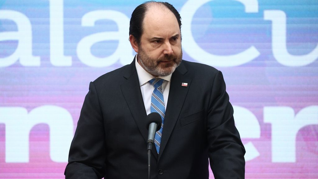 Ministro del Trabajo Tomás Rau Ministro del Trabajo Tomás Rau