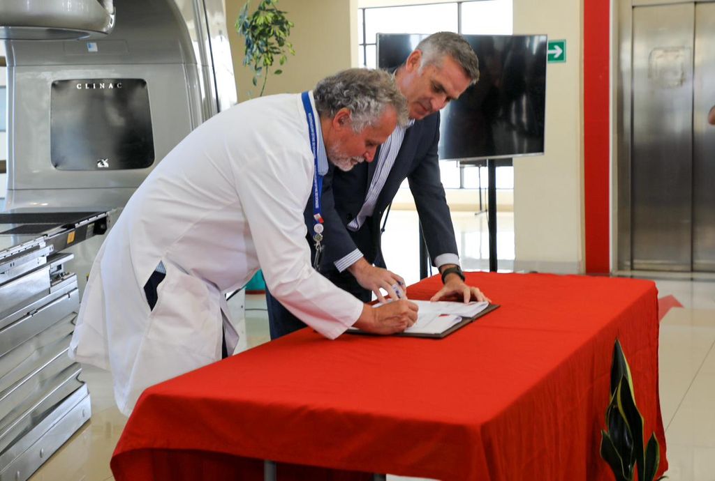 Firma Contrato Acelerador Lineal CON Firma Contrato Acelerador Lineal CON