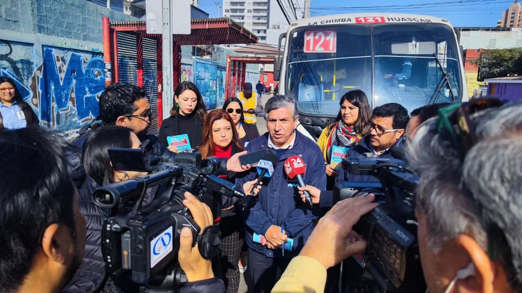 "Buen trato al adulto mayor" "Buen trato al adulto mayor"