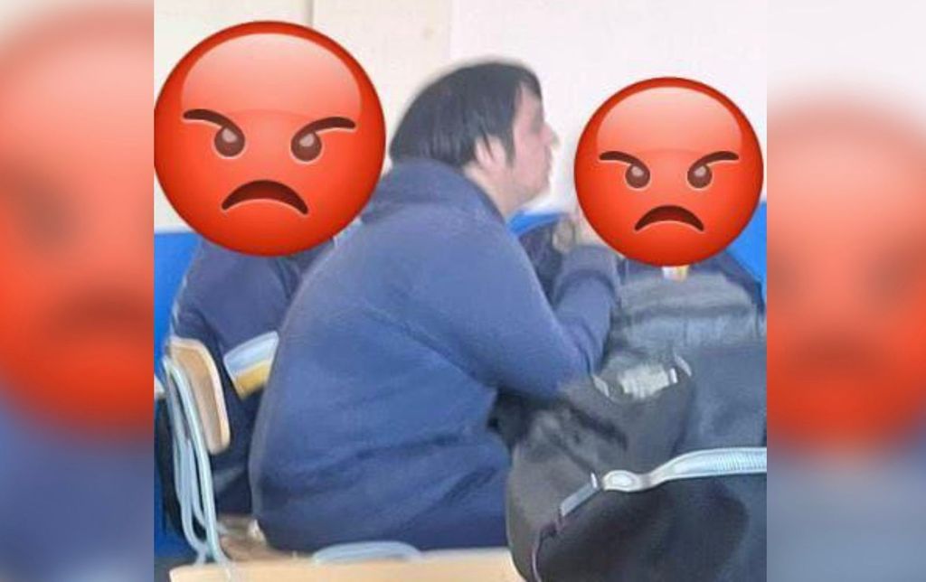 Extraño Ingresa a Escuela Extraño Ingresa a Escuela