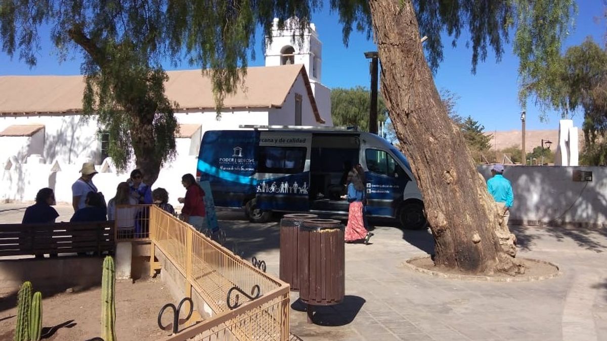 Más de 100 personas reciben atención del Bus de Justicia en El Loa Más de 100 personas reciben atención del Bus de Justicia en El Loa