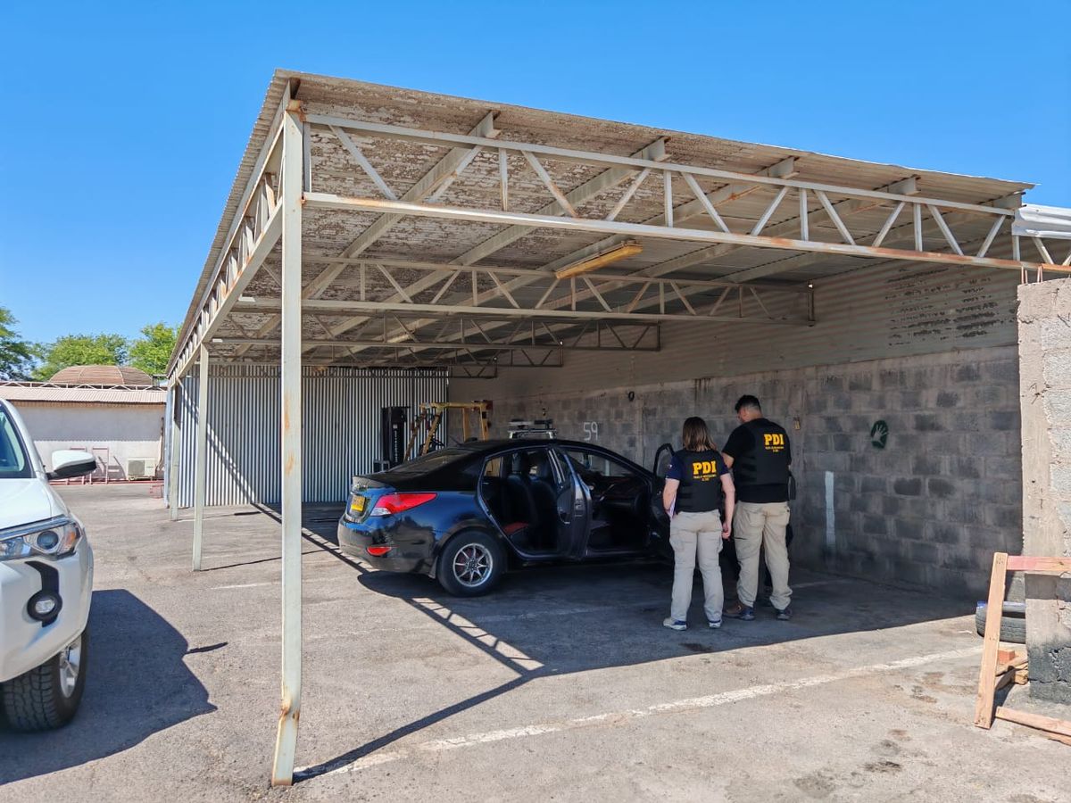 PDI detiene a un individuo y denuncia a 21 extranjeros en operativo migratorio en Calama PDI detiene a un individuo y denuncia a 21 extranjeros en operativo migratorio en Calama