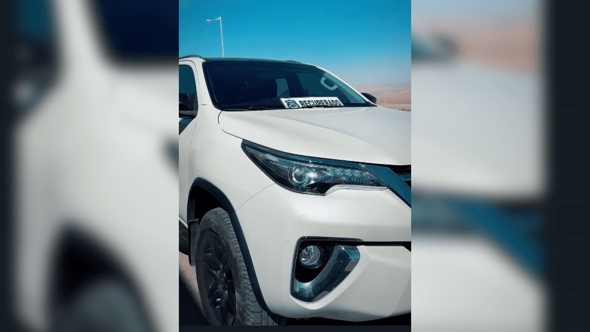 Carabineros de Antofagasta detiene a individuo con vehículo robado Carabineros de Antofagasta detiene a individuo con vehículo robado
