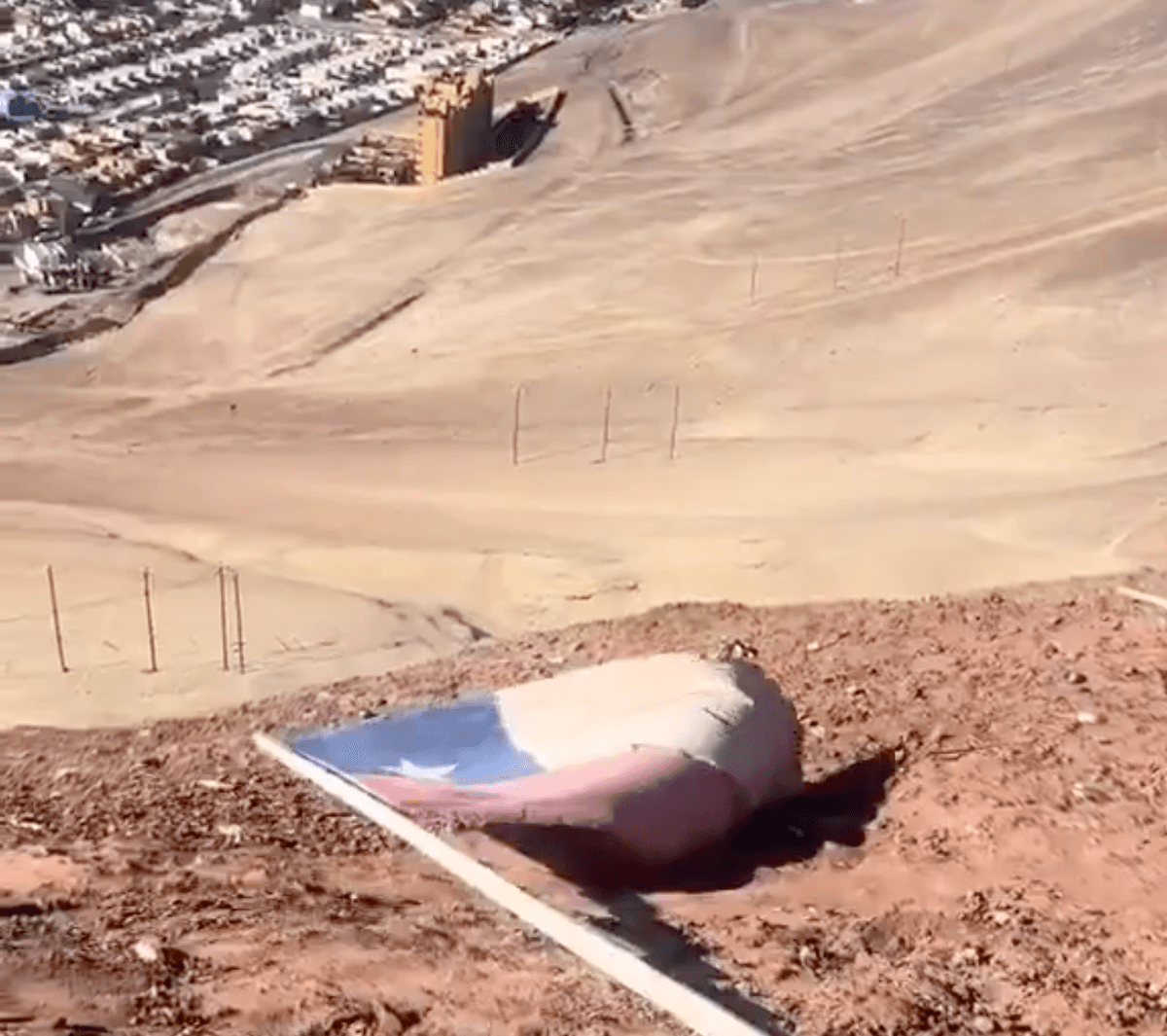 Deportista denuncia acto vandálico en pabellón chileno Deportista denuncia acto vandálico en pabellón chileno