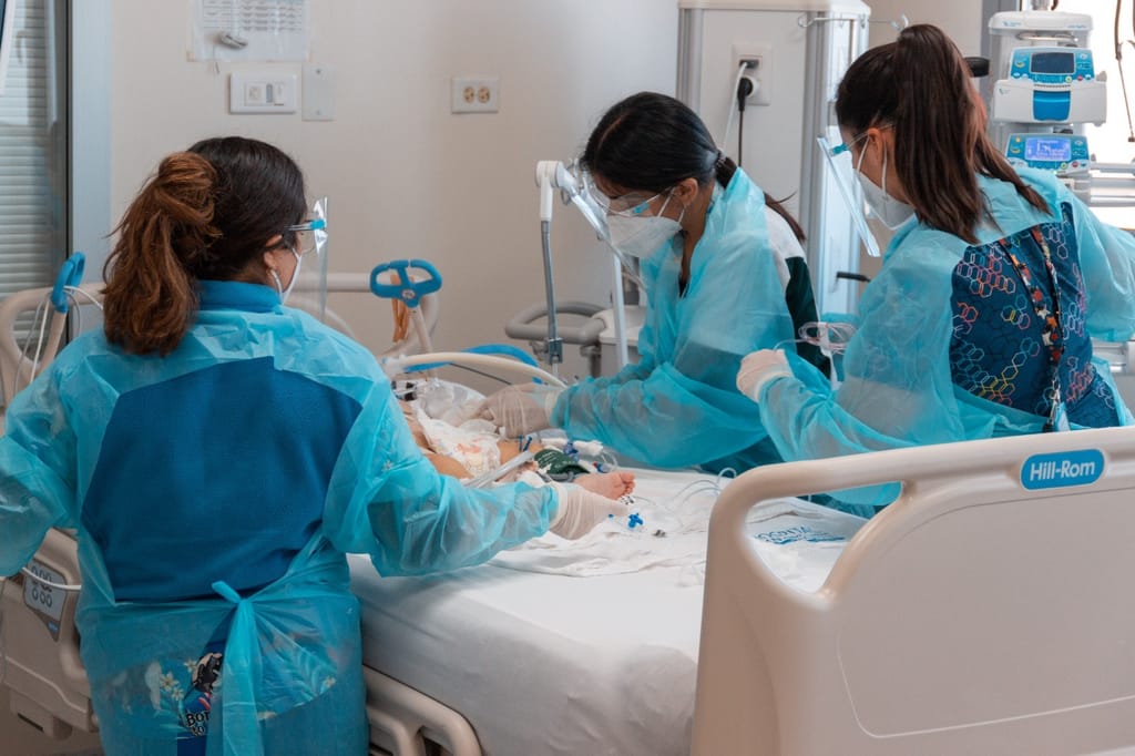 Hospitalizaciones Hospitalizaciones