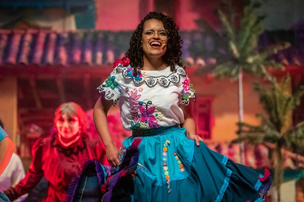 Musical "Los Madrigal" Musical "Los Madrigal"