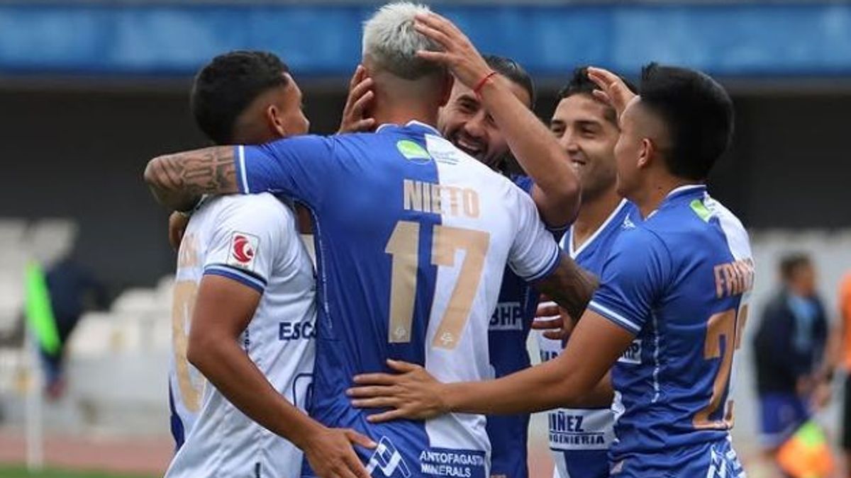 Deportes Antofagasta vence 3-0 a U. de Conce y asegura ascenso Deportes Antofagasta vence 3-0 a U. de Conce y asegura ascenso