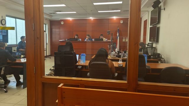 Absuelta por legitima defensa Absuelta por legitima defensa