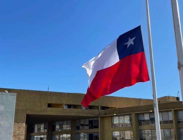 Bandera Media Asta Bandera Media Asta