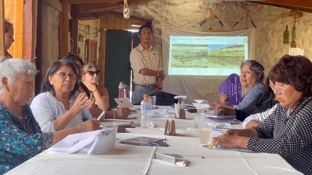 Mujeres Rurales e Indígenas Mujeres Rurales e Indígenas