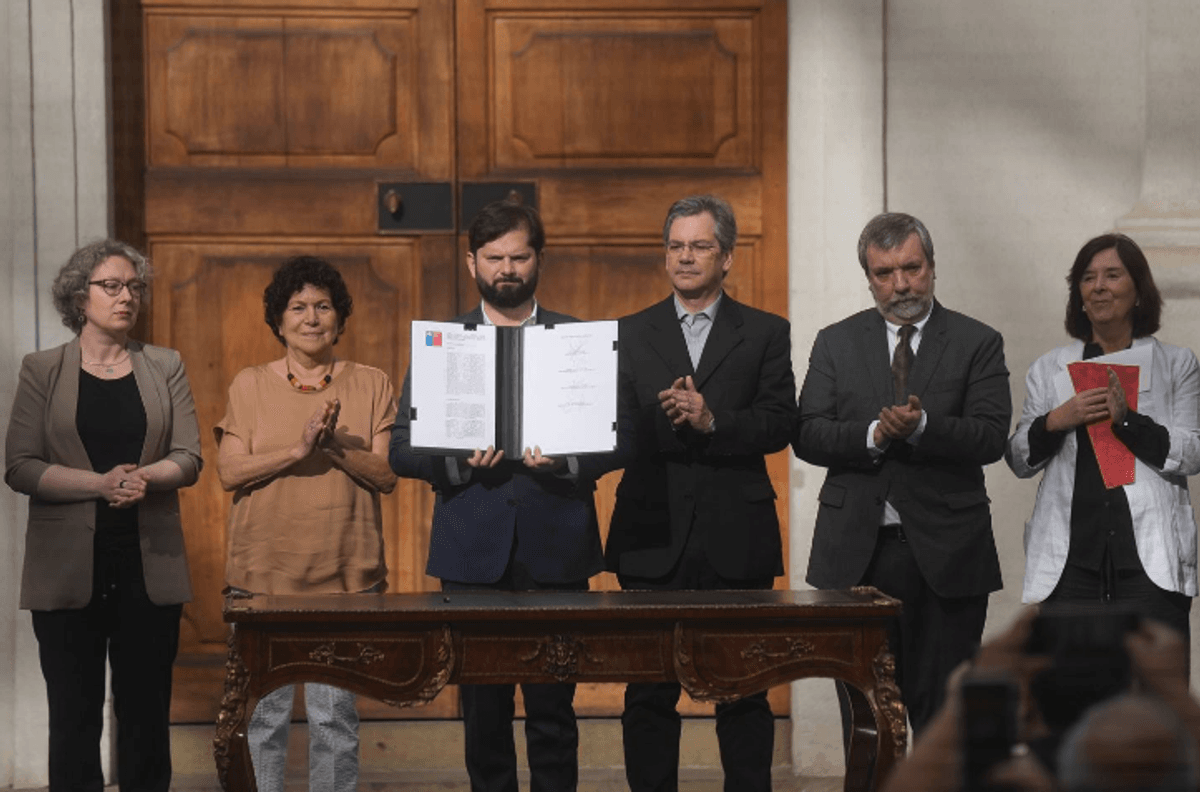 Boric crea Comisión para investigar violaciones a DD.HH. en Sename Boric crea Comisión para investigar violaciones a DD.HH. en Sename