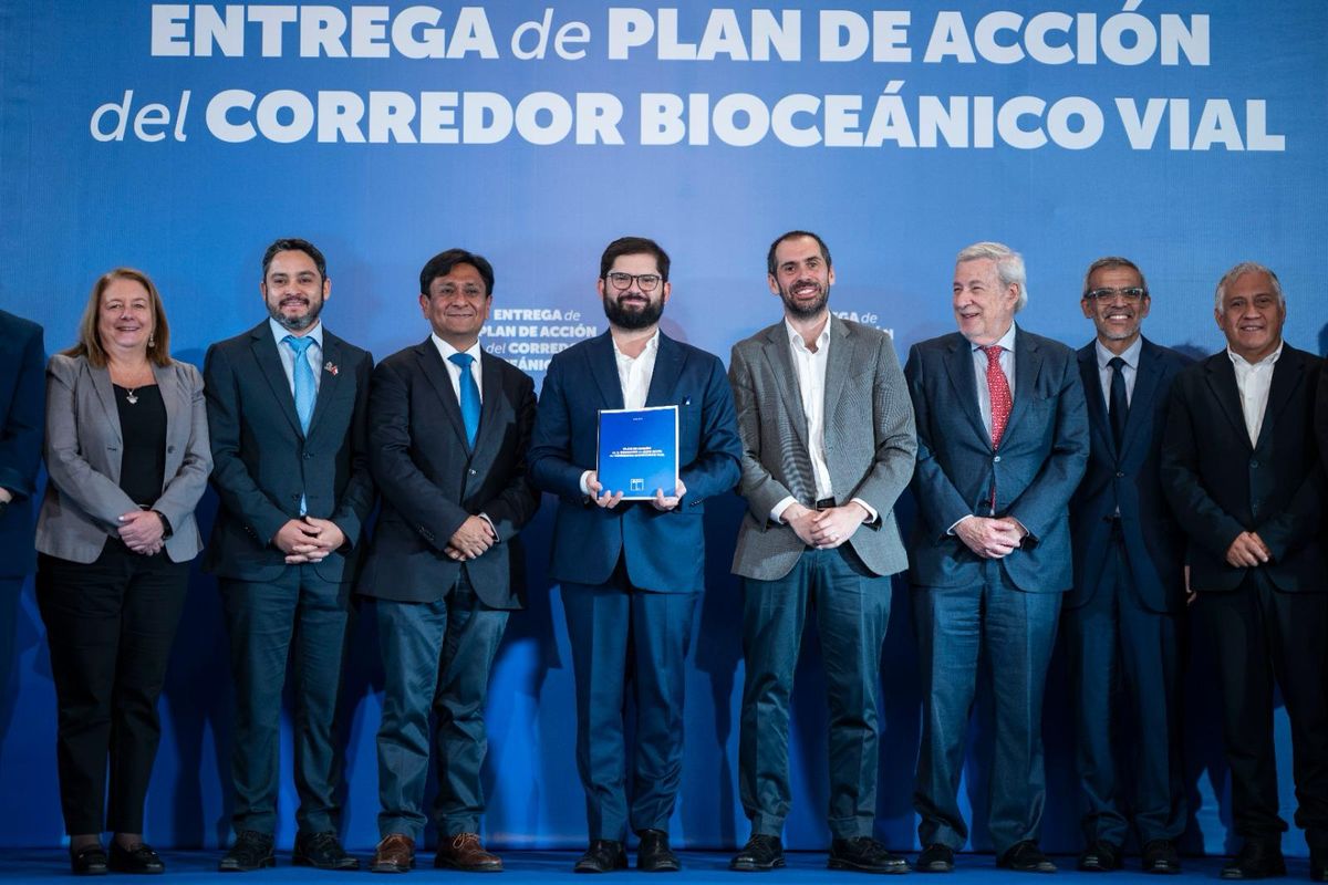 Boric y gobernadores del norte impulsan Corredor Bioceánico Boric y gobernadores del norte impulsan Corredor Bioceánico