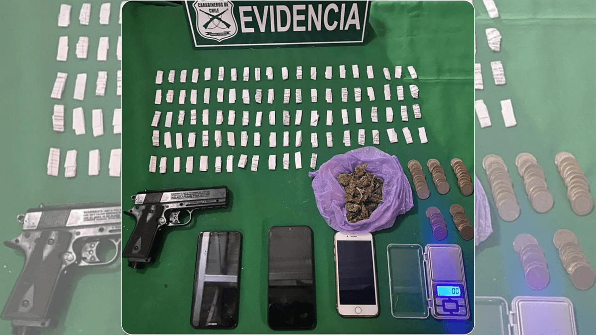 Sujeto detenido con 100 papelillos de pasta base en Antofagasta Sujeto detenido con 100 papelillos de pasta base en Antofagasta