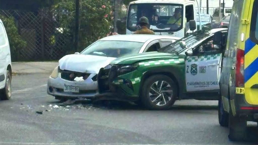 Colision vehiculo Carabineros vehiculo particular