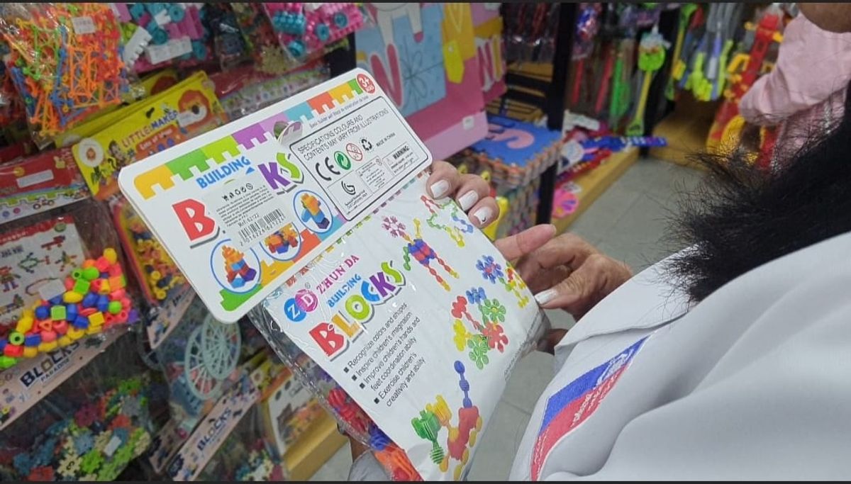 Alerta por juguetes peligrosos: Autoridades recomiendan comprar en comercios establecidos Alerta por juguetes peligrosos: Autoridades recomiendan comprar en comercios establecidos