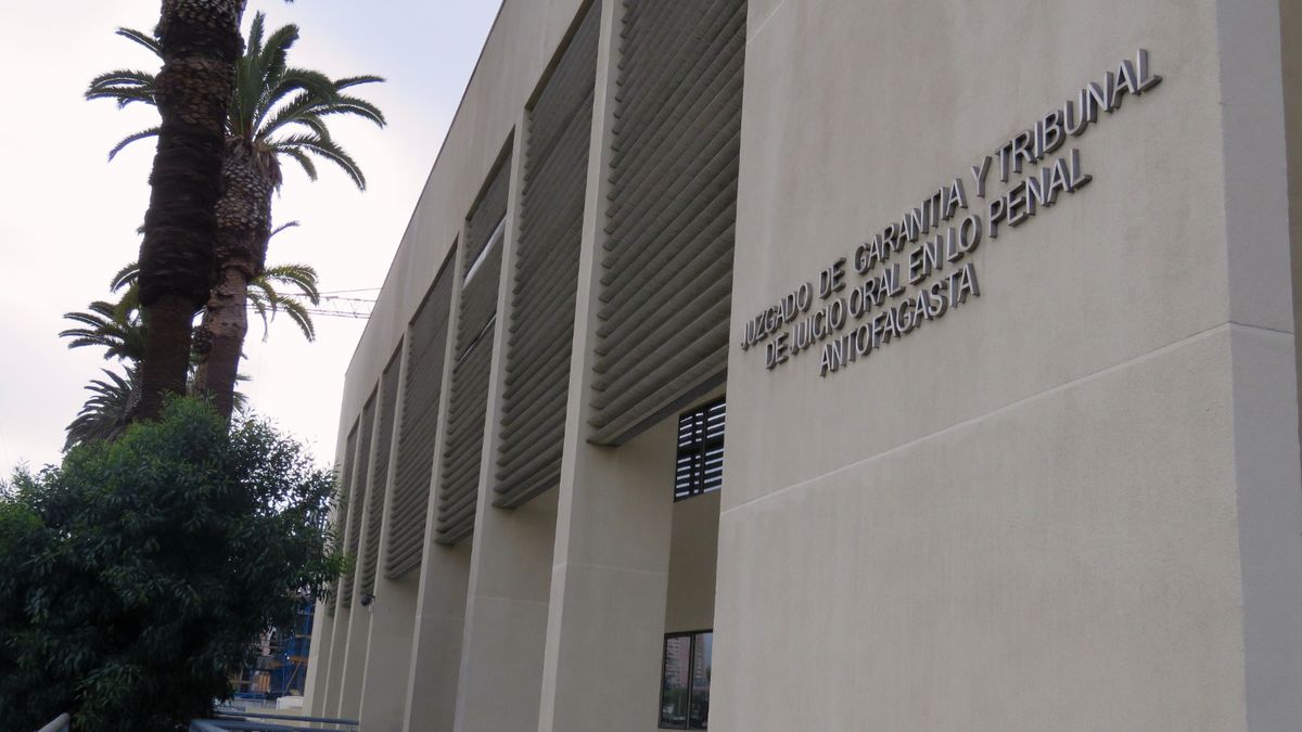 Ex-carabinero condenado a 3 años de cárcel por acoso sexual Ex-carabinero condenado a 3 años de cárcel por acoso sexual