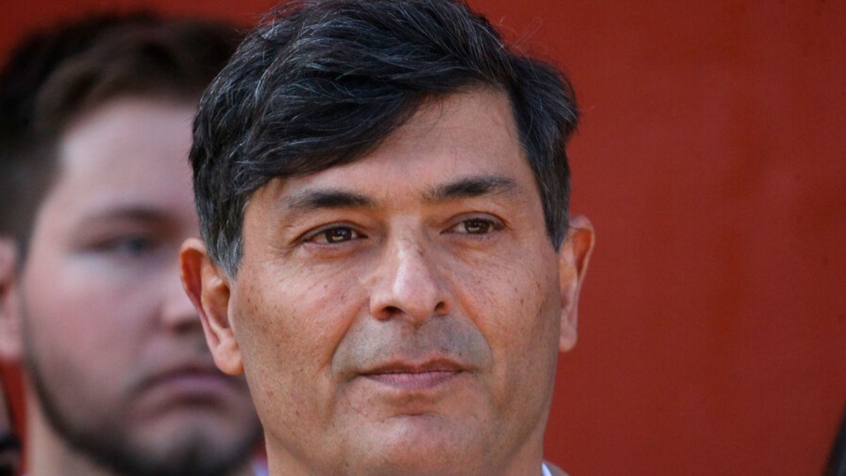 Parisi considera tercera candidatura y critica a Matthei Parisi considera tercera candidatura y critica a Matthei