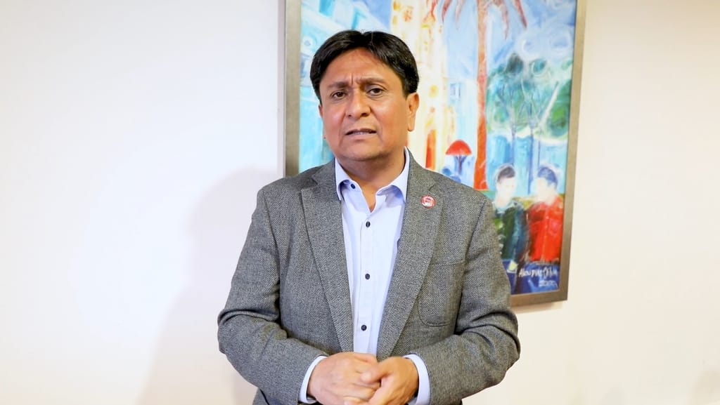 Gobernador Regional Ricardo Díaz Gobernador Regional Ricardo Díaz