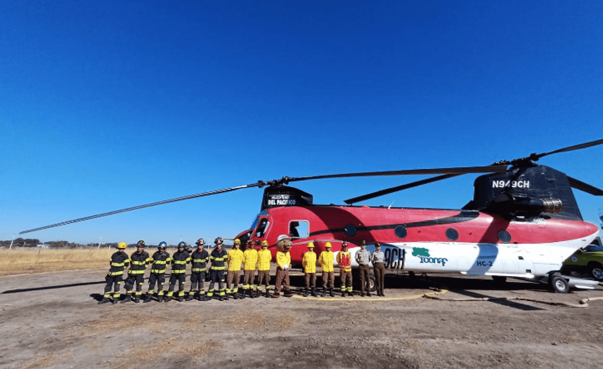 Chile recibe helicóptero CH-47 Chinook para combatir incendios Chile recibe helicóptero CH-47 Chinook para combatir incendios