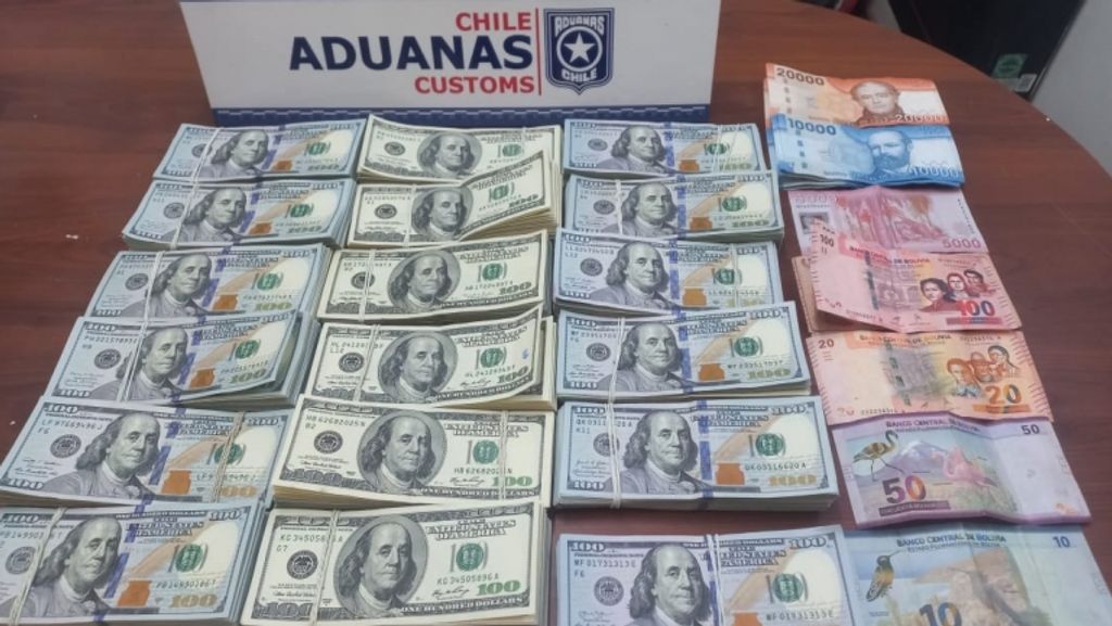 Aduana dinero Ollague