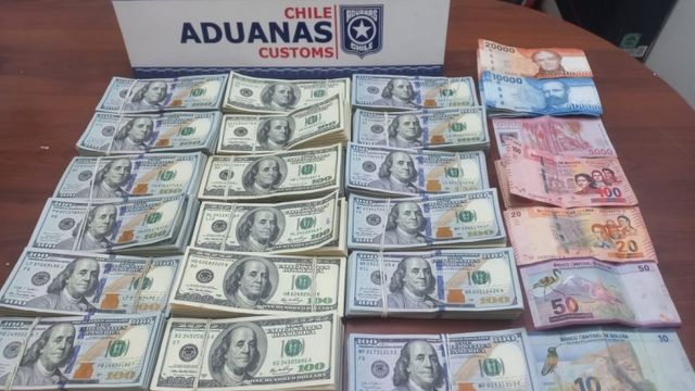 Aduana dinero Ollague