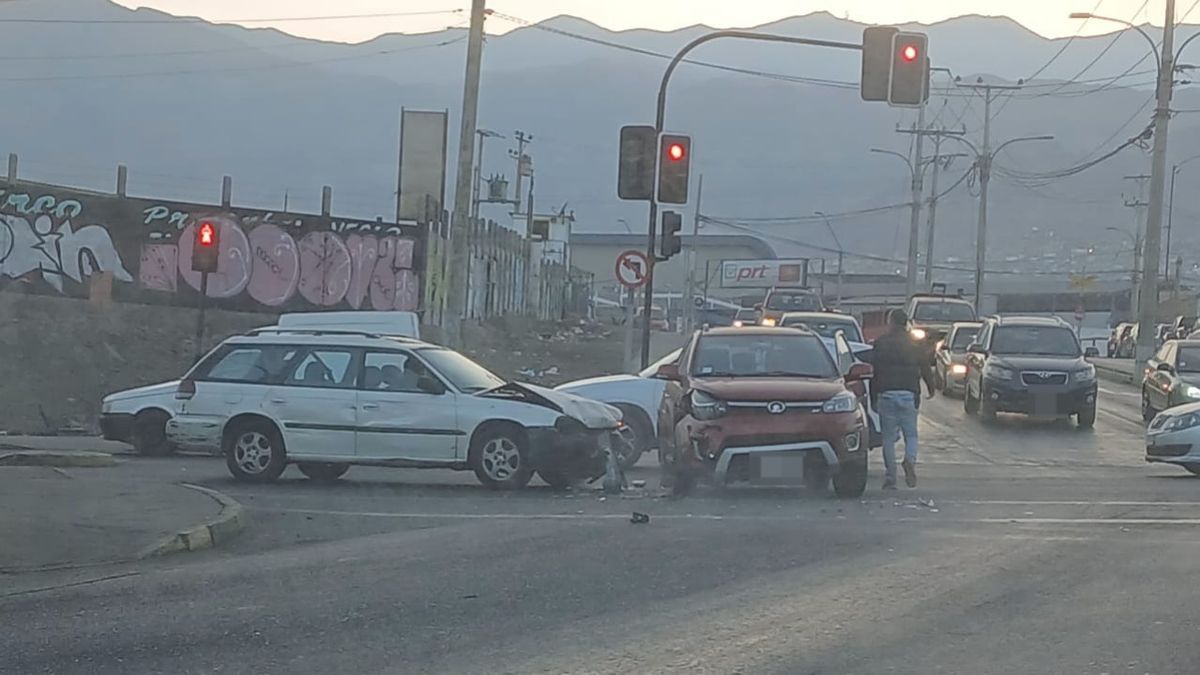 Accidente en Antofagasta: colisión de vehículos menores Accidente en Antofagasta: colisión de vehículos menores