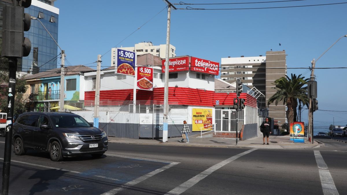 Municipio de Antofagasta resuelve abandono en pizzería Municipio de Antofagasta resuelve abandono en pizzería