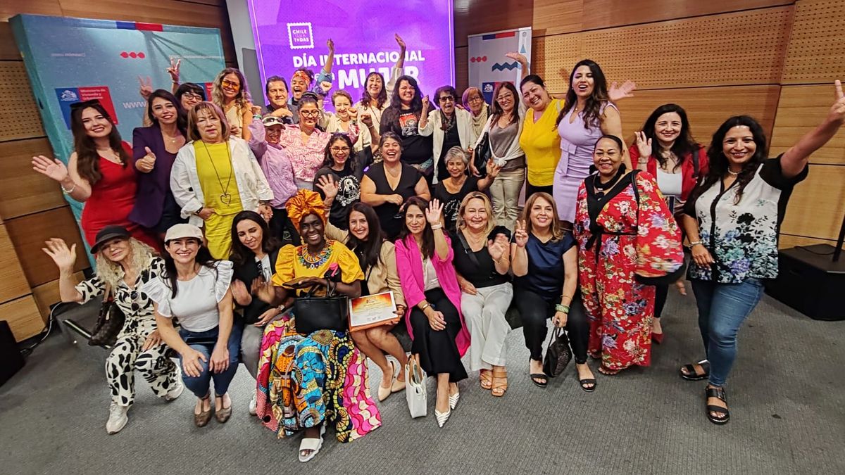 Antofagasta reconoce liderazgo de mujeres en el 8M Antofagasta reconoce liderazgo de mujeres en el 8M