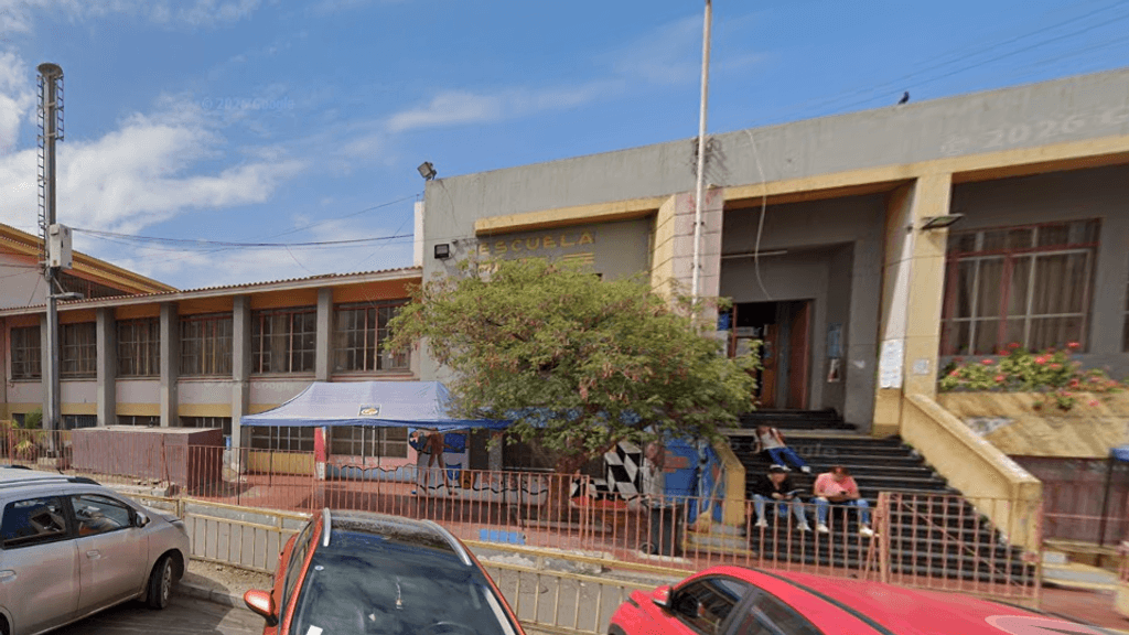Escuela Armando Carrera F-60 Escuela Armando Carrera F-60