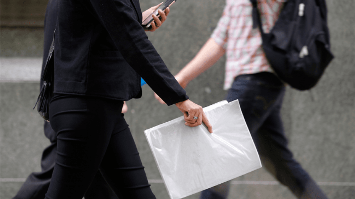 Crecen sectores laborales en Chile, desempleo alcanza 8.2% Crecen sectores laborales en Chile, desempleo alcanza 8.2%