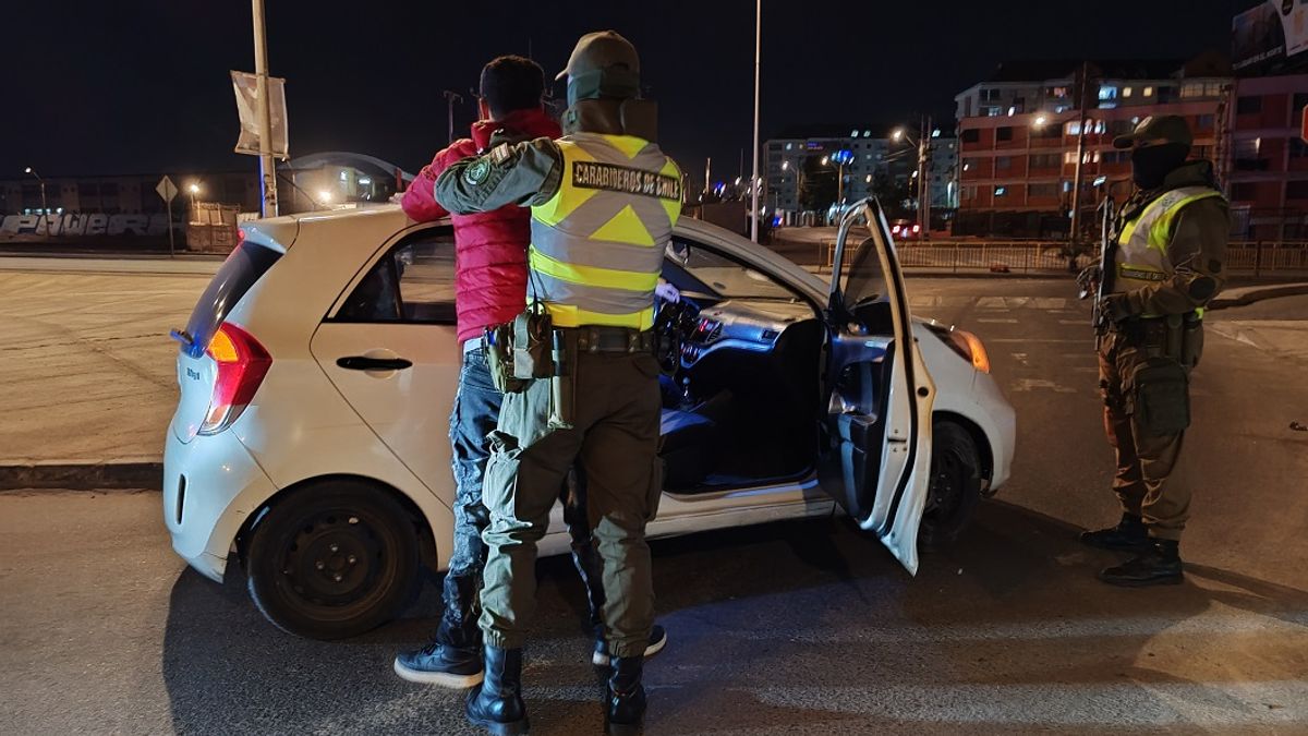 Operativo conjunto en playas Trocadero y Llacolén termina con dos detenidos Operativo conjunto en playas Trocadero y Llacolén termina con dos detenidos