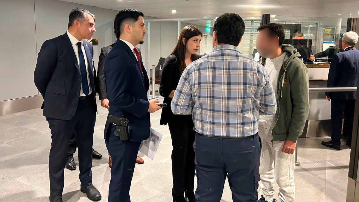 Detienen a iraní en Santiago por uso de documentos falsos Detienen a iraní en Santiago por uso de documentos falsos