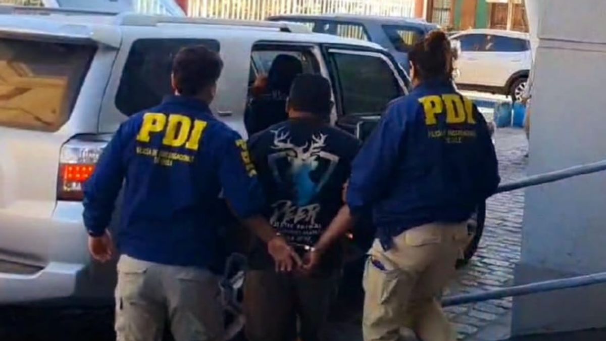 Operativo nocturno de la PDI en Antofagasta resulta en captura de cinco individuos con órdenes de arresto vigentes Operativo nocturno de la PDI en Antofagasta resulta en captura de cinco individuos con órdenes de arresto vigentes
