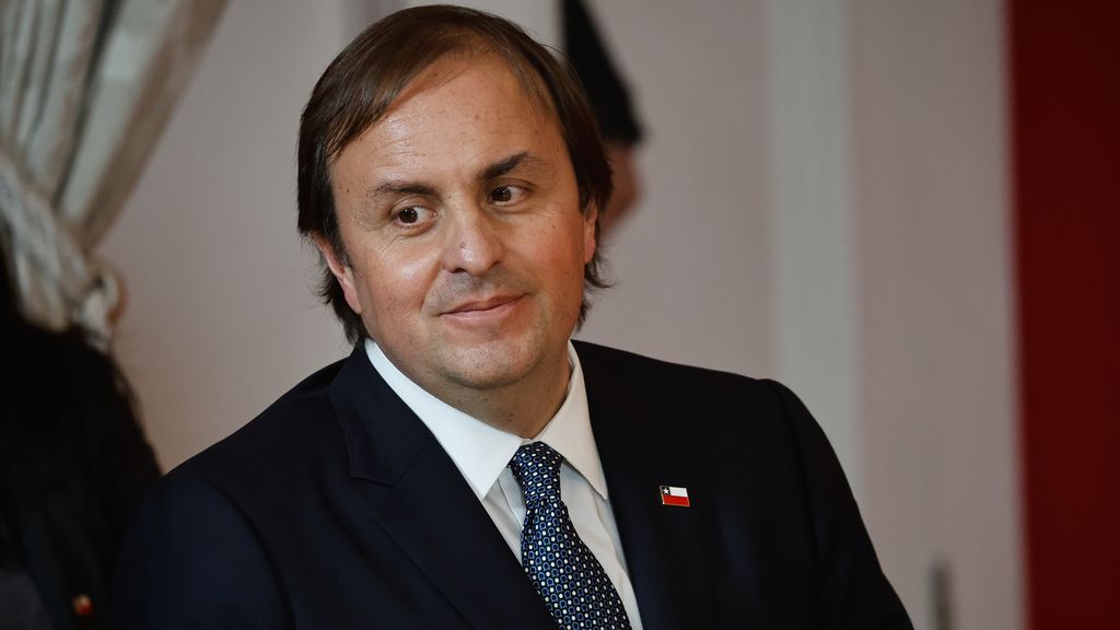 Ministro del Deporte - Francisco Riveros Ministro del Deporte - Francisco Riveros