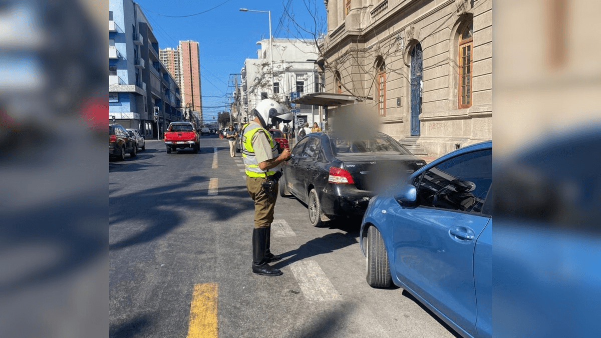 Más de 2.400 vehículos multados por mal estacionamiento en Antofagasta Más de 2.400 vehículos multados por mal estacionamiento en Antofagasta