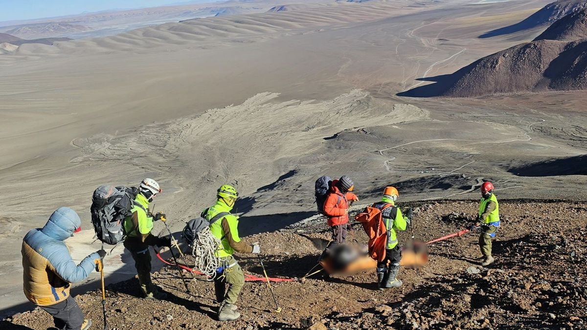 Encuentran cuerpo de turista alemán fallecido en volcán Láscar Encuentran cuerpo de turista alemán fallecido en volcán Láscar