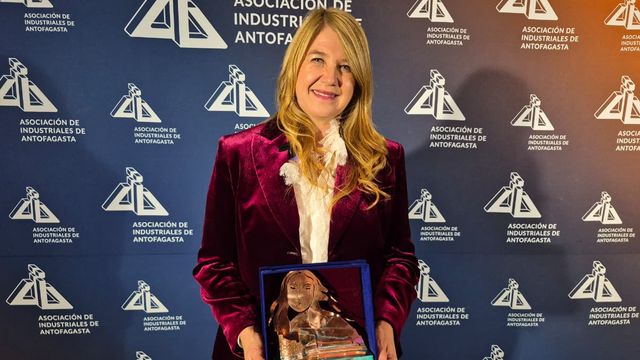 María de la Luz Osses premio Liderazgo Femenino María de la Luz Osses premio Liderazgo Femenino