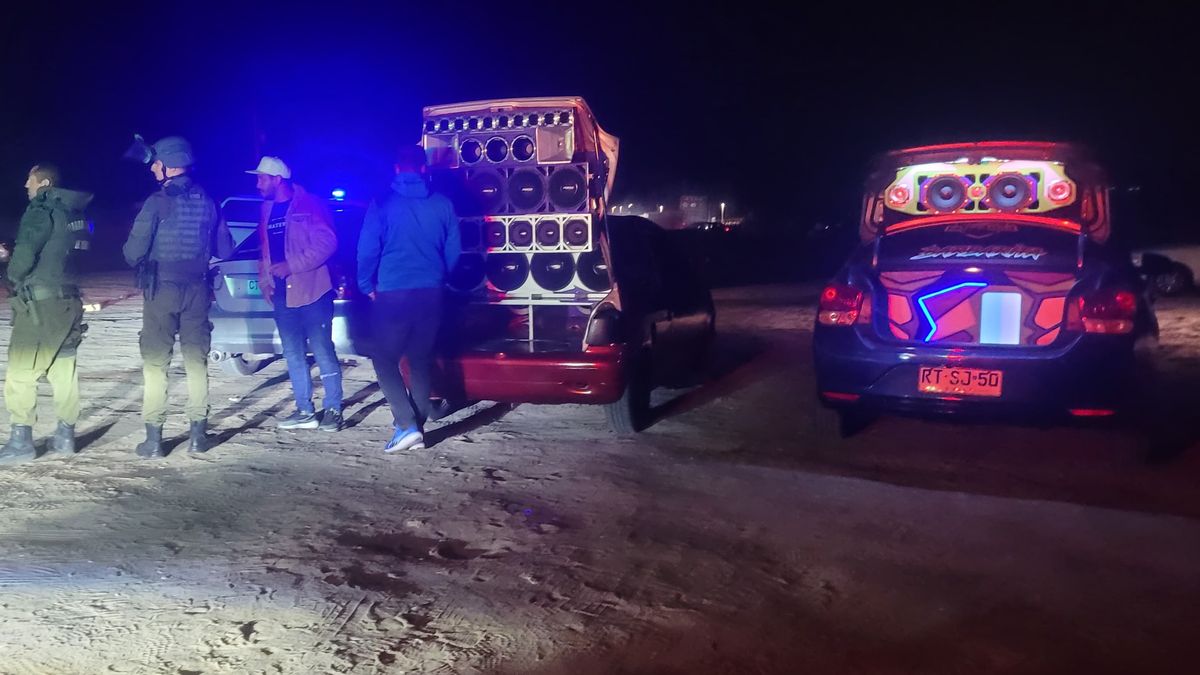 Desarticulan fiesta clandestina y refuerzan control en playas de Antofagasta Desarticulan fiesta clandestina y refuerzan control en playas de Antofagasta